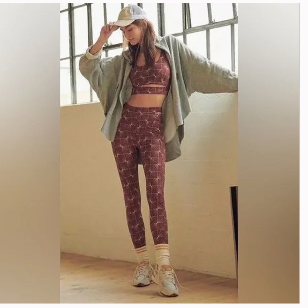 Free People Movement High-Rise Cut Out Sneak Peek Printed Leggings Size Medium
